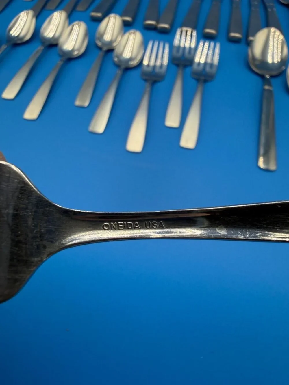 Oneida Satin Accent Flatware Set Spoons Forks Knives 43 Pc Set
